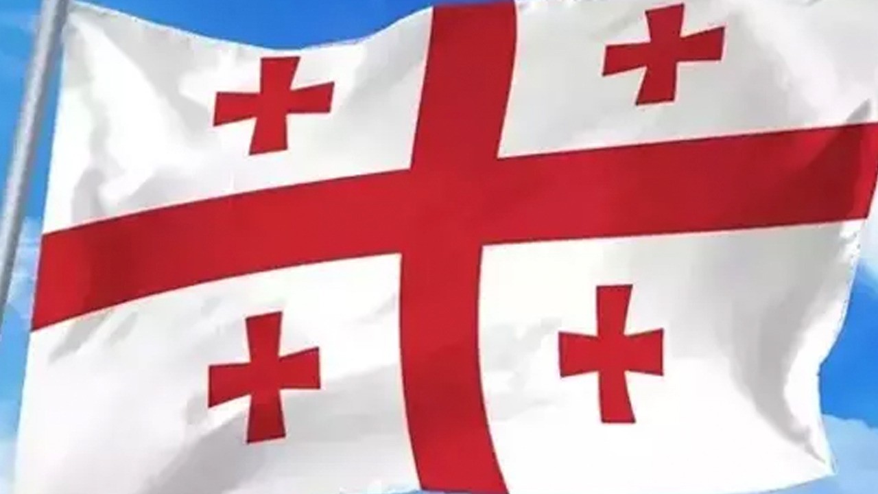 Gürcistan'da parlamentoya gitmeyen muhaliflerin vekillikleri düşürüldü!