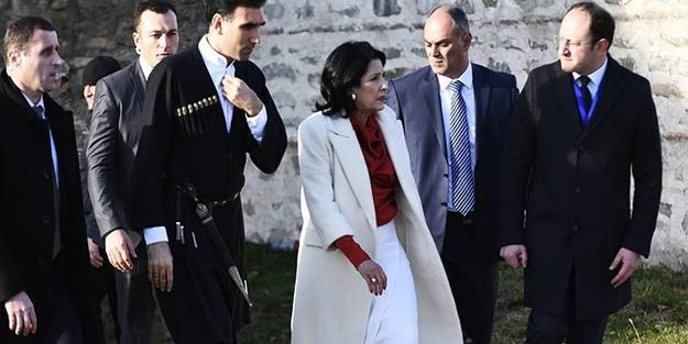 Gürcistan'ın ilk kadın devlet başkanı yemin etti