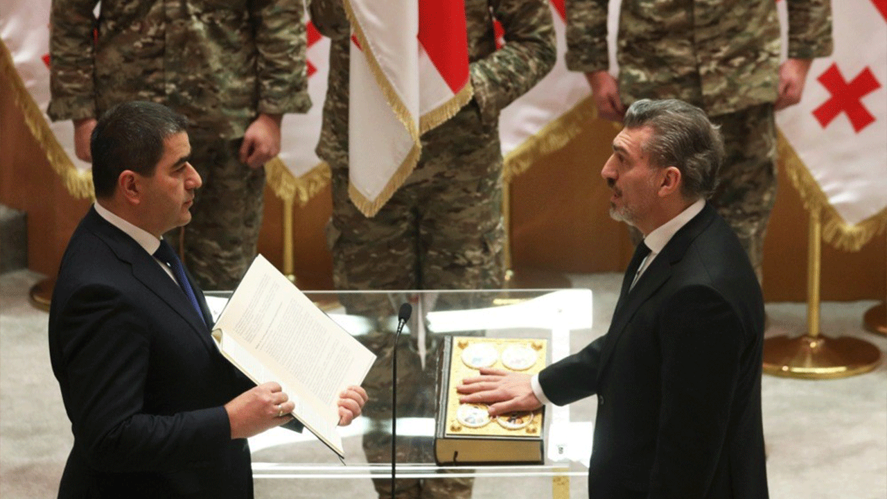 Gürcistan'ın yeni Cumhurbaşkanı Kavelaşvili protestolar eşliğinde göreve başladı!