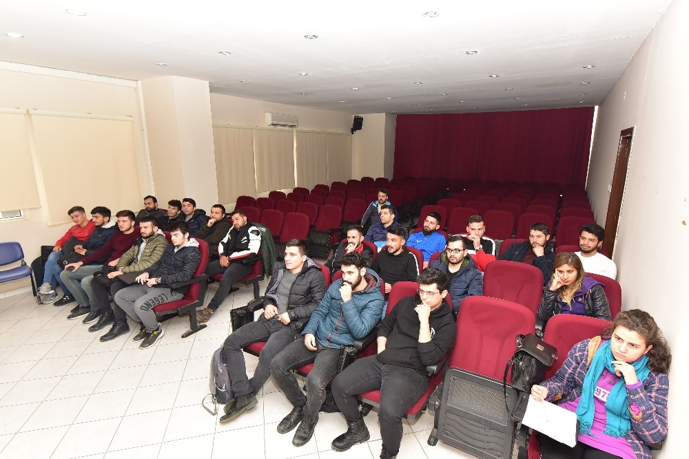 Güreş aday hakem kursu başladı 