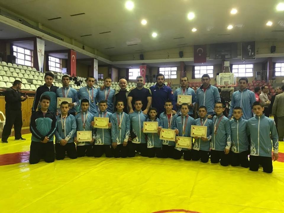 Güreş Eğitim Merkezi Analig’de Yarı Finale Yükseldi 