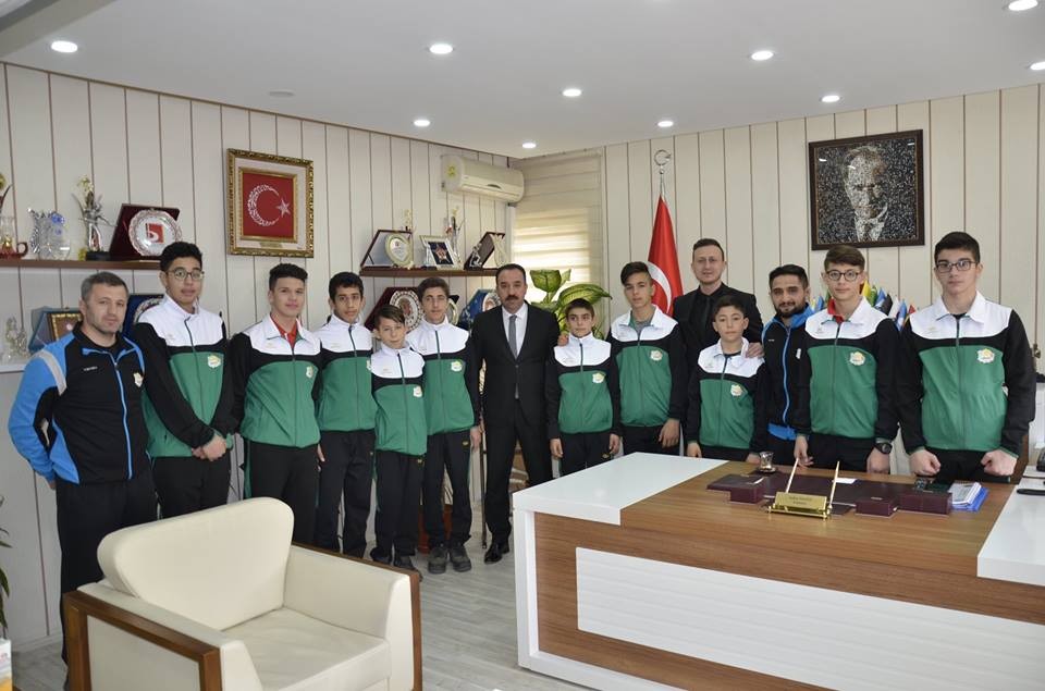 Güreş kafilesi Anadolu Yıldızlar Ligi’ne uğurlandı 