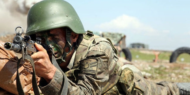 Güreşçilerden Mehmetçik’e destek