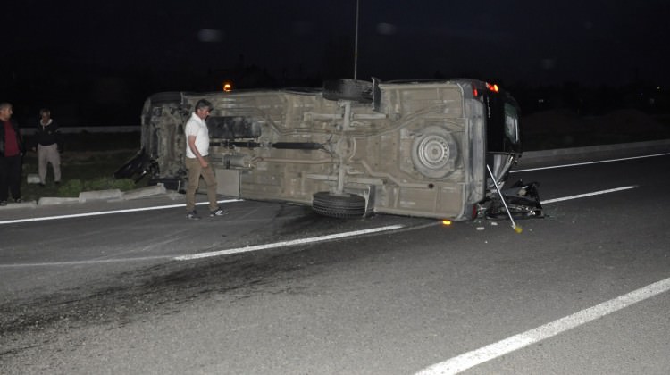 Güreşçileri taşıyan minibüs kaza yaptı: 12 yaralı