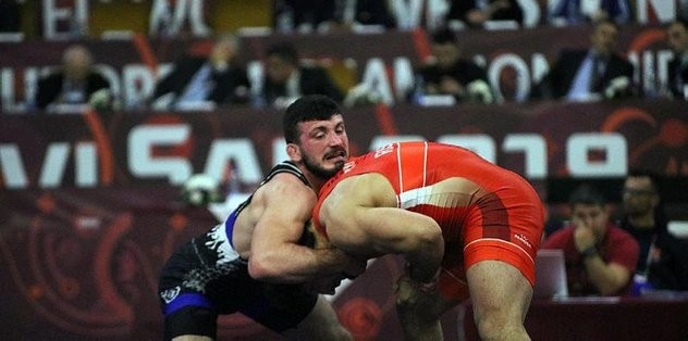 Güreşte Türk sporcuları dört madalya kazandı