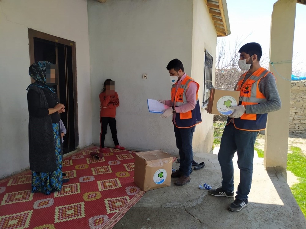 Gürpınar Belediyesinden ihtiyaç sahiplerine 2 bin koli yardım 