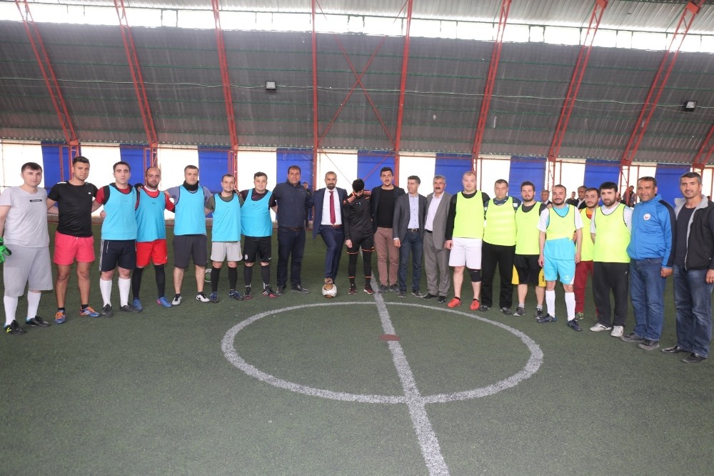 Gürpınar’da futbol turnuvası 