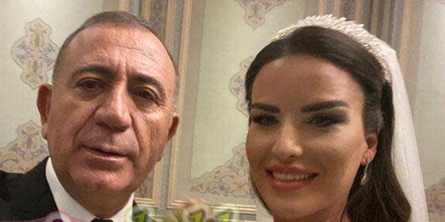 Gürsel Tekin'den 'Çırağan Sarayı' eleştirilerine cevap: Sade bir nikahtı