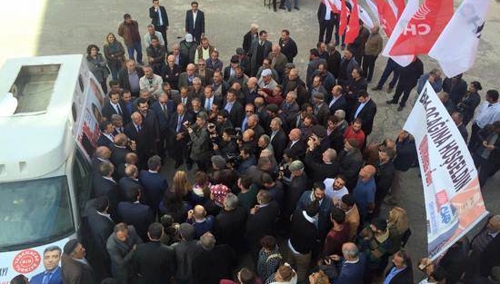 Gürsel Tekin'e memleketinde büyük şok!