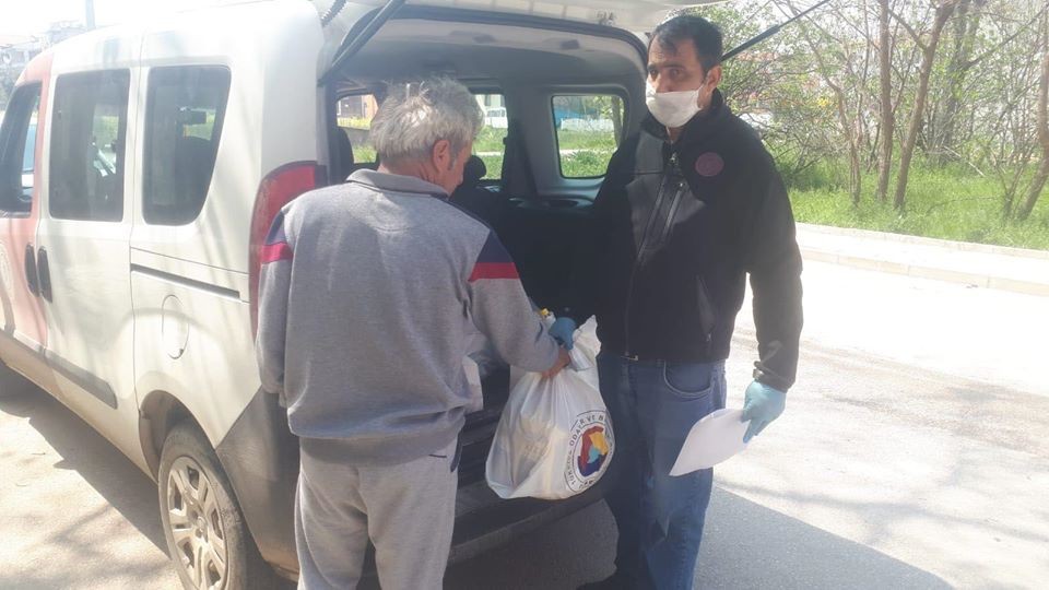 Gürsu Vefâ Ekibi vatandaşın yanında 