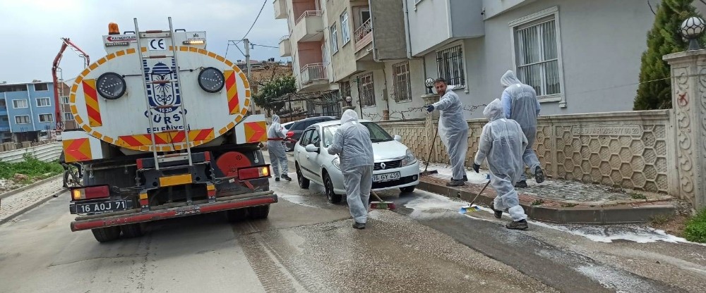 Gürsu’da caddeler dezenfekte ediliyor 