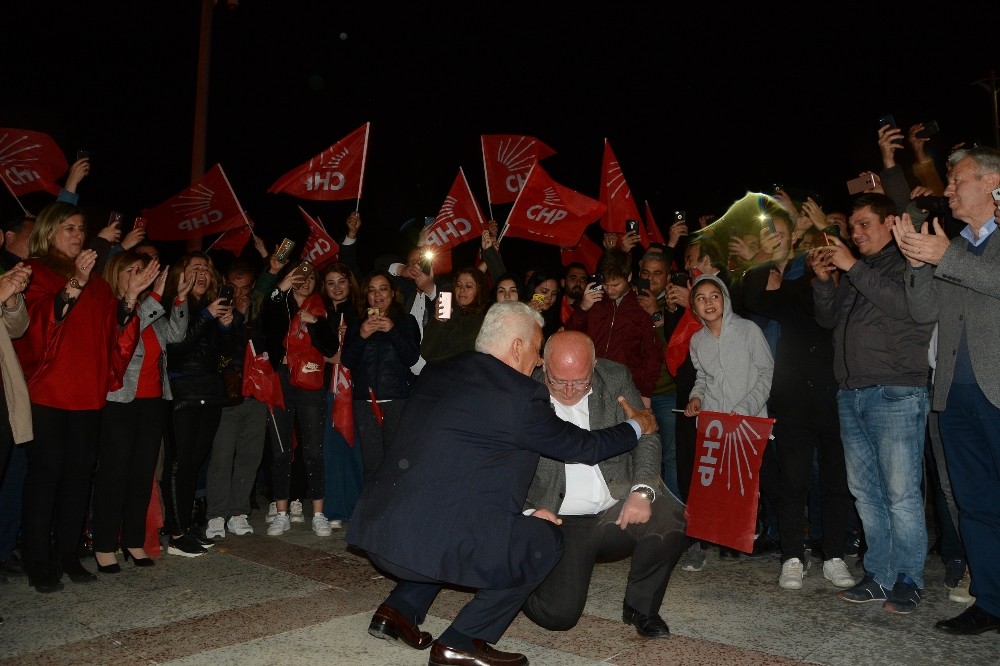 Gürün ve Gümüş meydanda Zeybek oynadı 