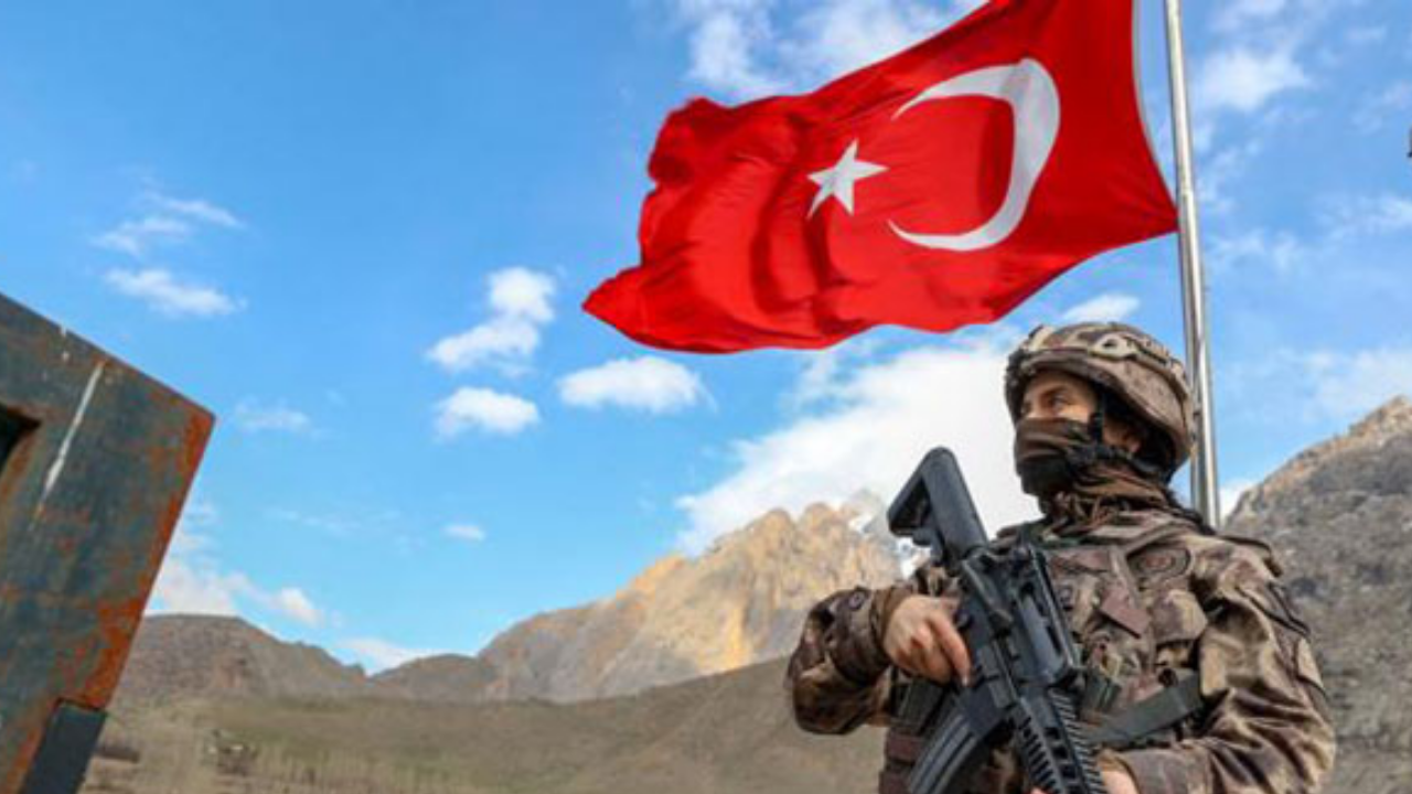 Gurur duymamak elde değil! Bak şu fedakar Mehmetçiğin yaptığına…