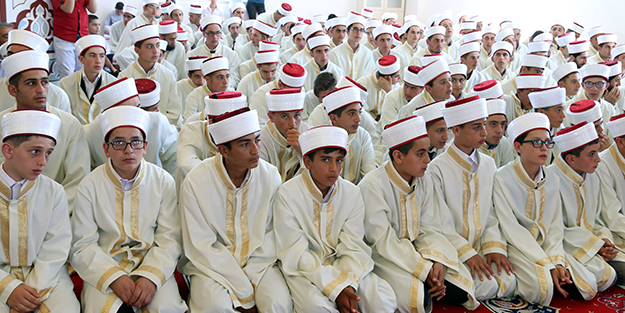 Gururlandıran tablo! 240 öğrenciye hafızlık belgesi