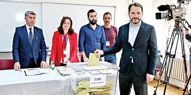 Güven ve istikrar için oy kullandılar