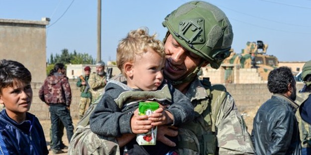 Güvenli bölgedeki Suriyeliler de aşılanıyor