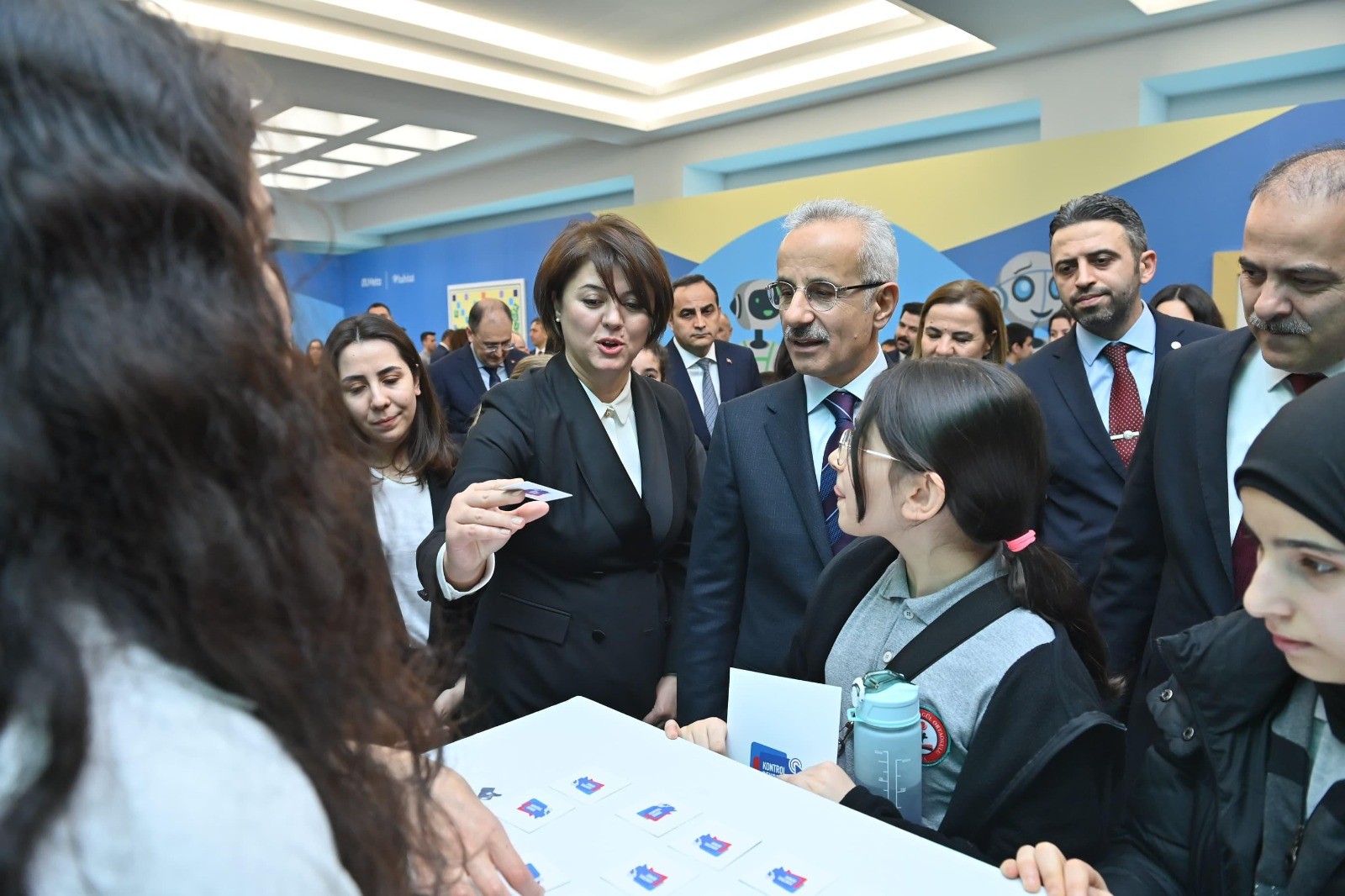 Güvenli internet günü'nde Bakan Uraloğlu'ndan ailelere çağrı: