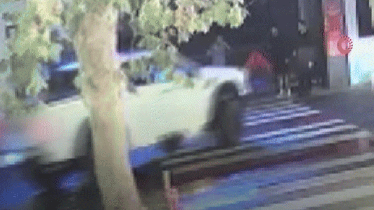 Güvenlik görevlisini hayattan koparan kaza kamerada!