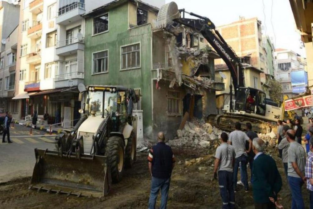 Güvenlik ve asayiş tehlikesi oluşturan metruk yapılar yıkılacak 
