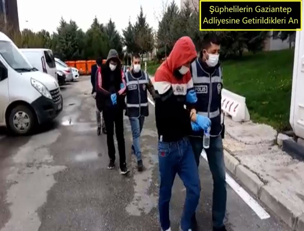 Güvercin hırsızları polisten kaçamadı 