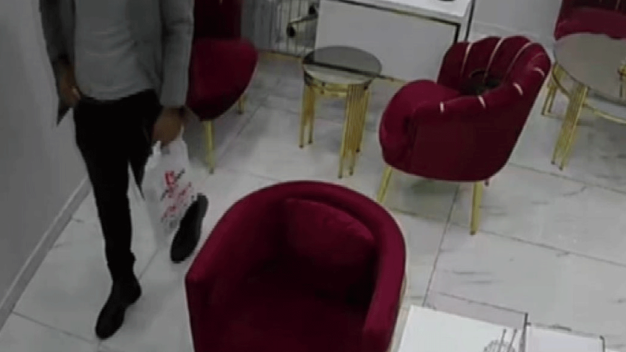 Güzellik merkezinin soyulma anı kamerada! 35 bin lirayı böyle çaldılar!