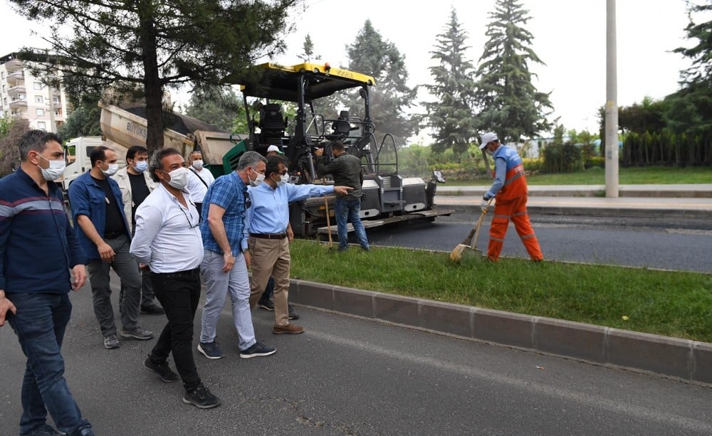 Güzeloğlu asfalt çalışmalarının startını verdi 