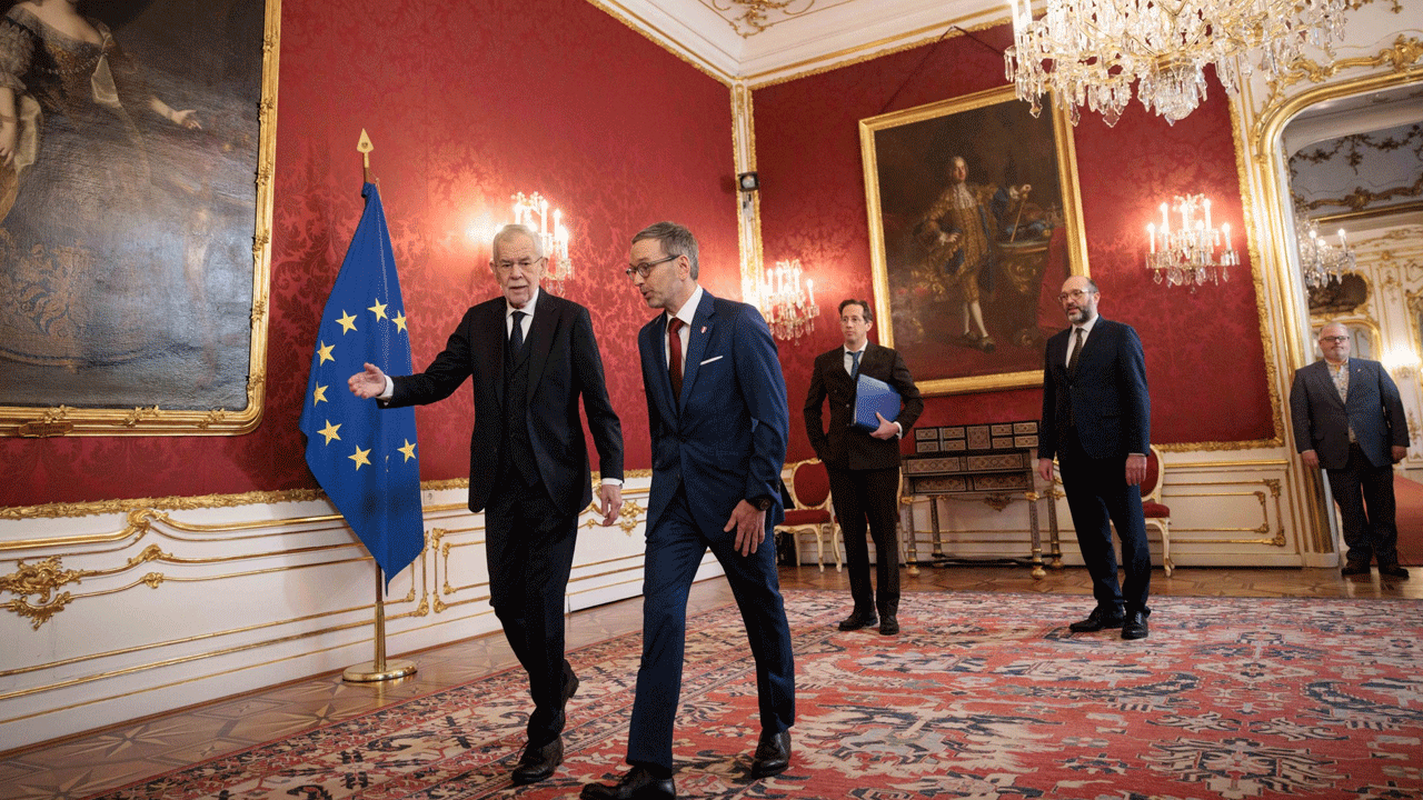 Ha CHP ha bunlar!: Avursturya'da skandal başörtüsü planı!