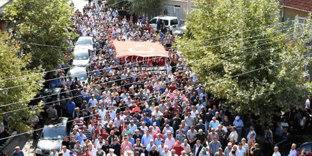 Haberi alan herkes akın etti… Nüfus: 2 bin Gelen: 10 bin