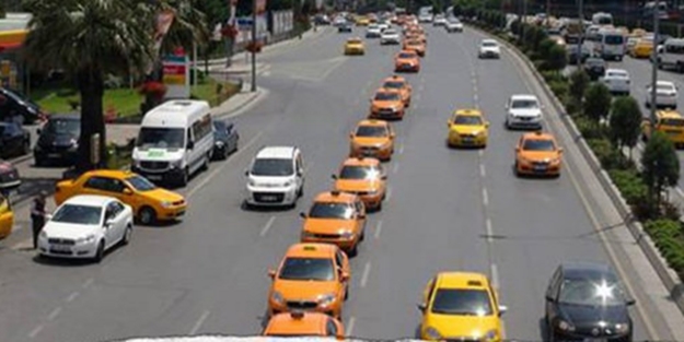Haberi alır almaz 500 araç tek şeritten...