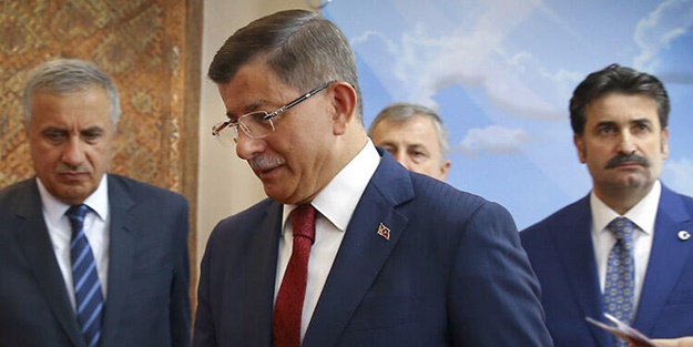 Haberi yazarken başımız döndü!.. Davutoğlu hem AK Parti hem CHP, İP, DEVA ve DP'yi destekleyecek