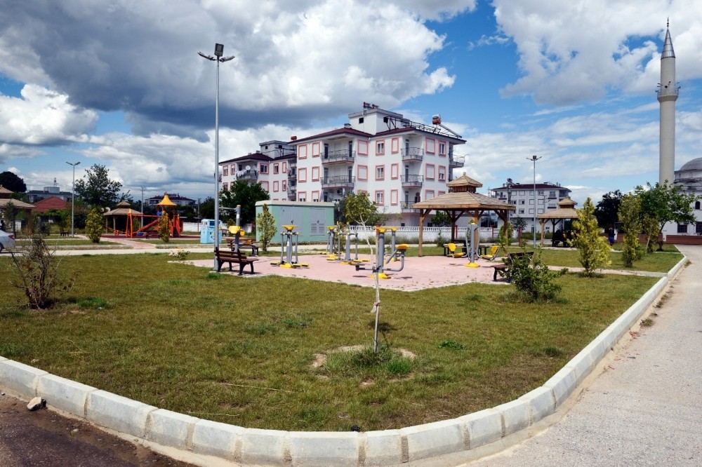 Habibler’e 2 bin metrekarelik park yapımı tamamlandı 
