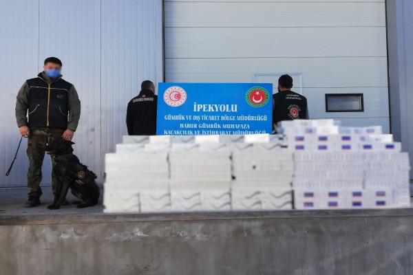 Habur Sınır Kapısı’nda kaçak sigara ve cep telefonu yakalandı!
