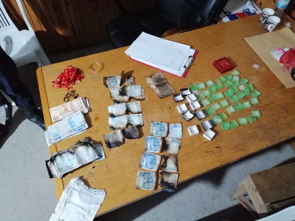 Hac parası yangında kül oldu 