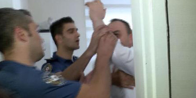 Hacamat yapan adamın gerçek mesleği şoke etti