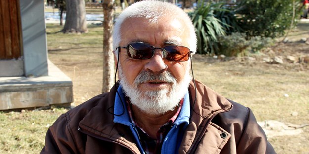 Hacca gidebilmek için ayakkabı boyuyor