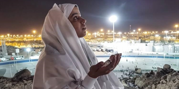 Hacı adayları Arafat'a çıktı! Eller semaya açıldı