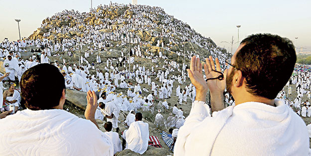 Hacı adayları Arafat’ta