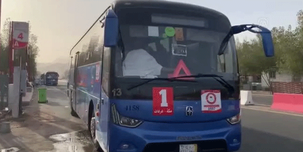 Hacı adayları Arafat'ta