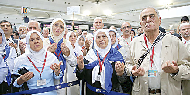 Hacı adayları dualarla uğurlandı