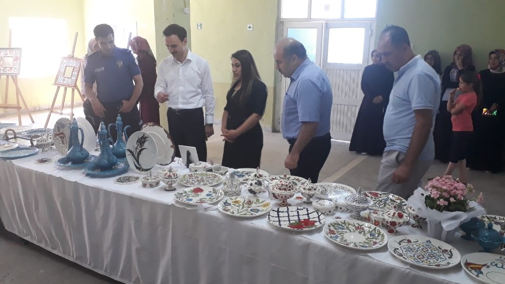 Hacıkebir’de ’Ateşte açan çiçekler’ sergisi 