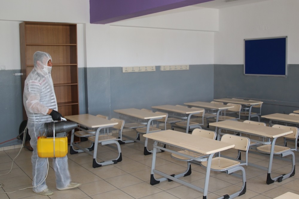 Hacılar’da okullar sınav öncesi dezenfekte edildi 