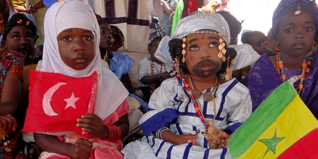 Haçlı karşımızda ümmet arkamızda