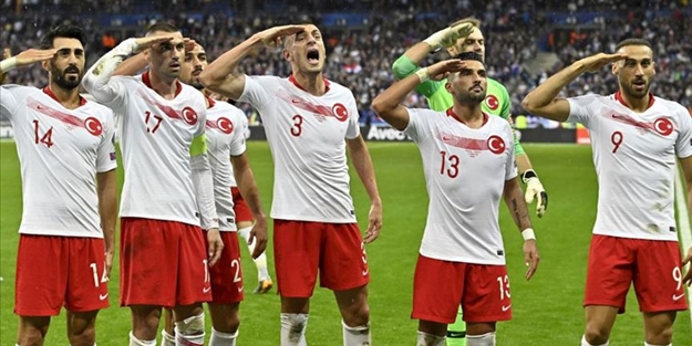 Haçlı zihniyeti şaşırtmadı! UEFA'dan asker selamı veren Milli Takım'a skandal ceza!