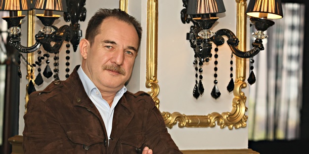 Haddini bil soytarı!