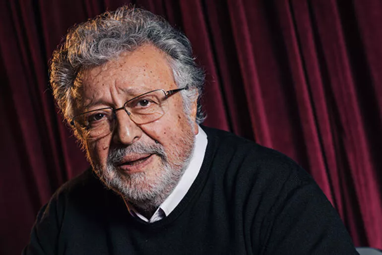 Hadi oradan edepsiz! Metin Akpınar'ın ar damarı çatlamış