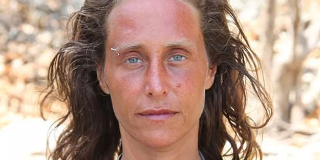 Hadi oradan edepsiz kadın!