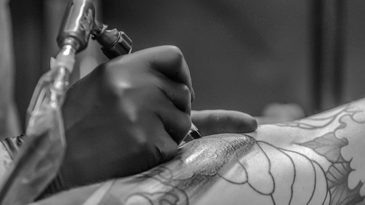 Hadis bilimsel olarak kanıtlandı! Bakın dövme neden yaptırılmamalı