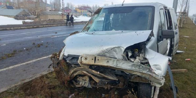 Hafif ticari araç takla attı: 1 çocuk öldü, 2'si çocuk 6 yaralı