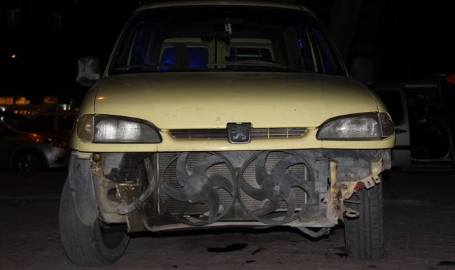 Hafif ticari araçtan tampon ve plaka hırsızlığı