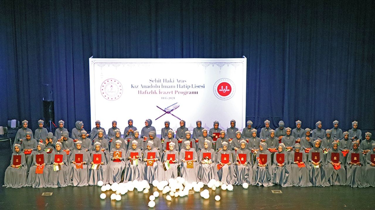 Hafızlık İcazet Töreni düzenlendi! 61 Hafız taç giydi